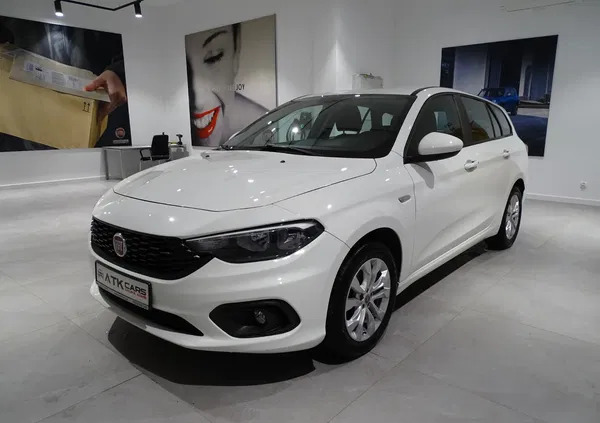 fiat małopolskie Fiat Tipo cena 54900 przebieg: 25000, rok produkcji 2019 z Kielce